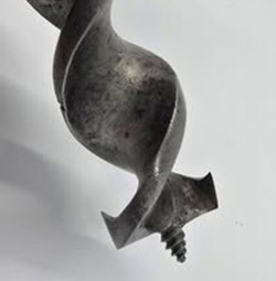 Poultney auger cutting lips