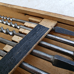 Slot-and-slat box box, slot detail